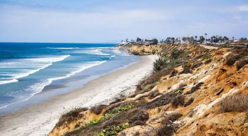 15 Min to Beach - Modern Vista Escape - Image 1