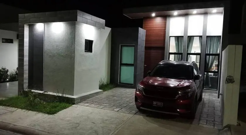 Hermosa Residencia junto al mar - Image 1