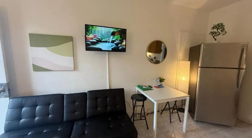 Affordable Stay Great Spot 2240 - Image 1