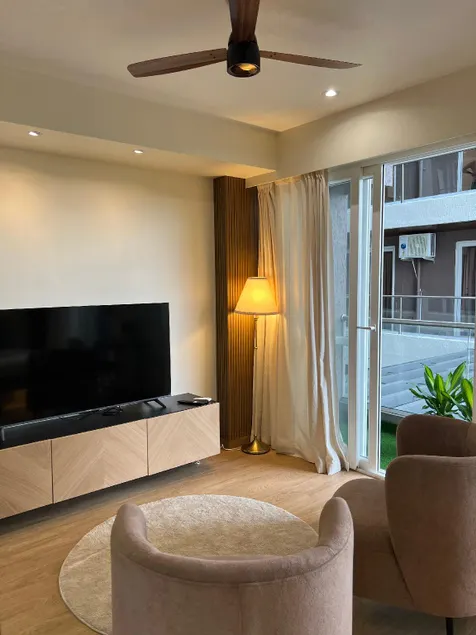 Petal Stays - Neon Homeotel 1 Km from Airport - Image 1