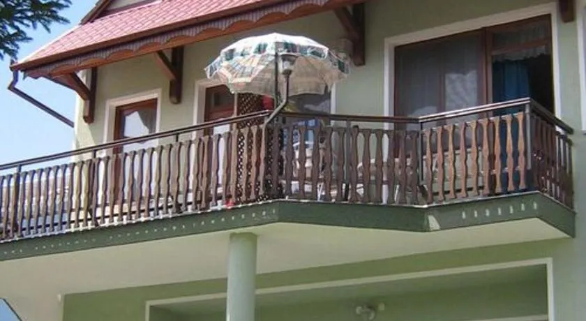 Kispál Apartmanház - Image 1