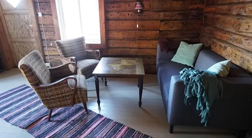 31 - Idarbua, real fisherman's cabin in Lofoten - Image 1
