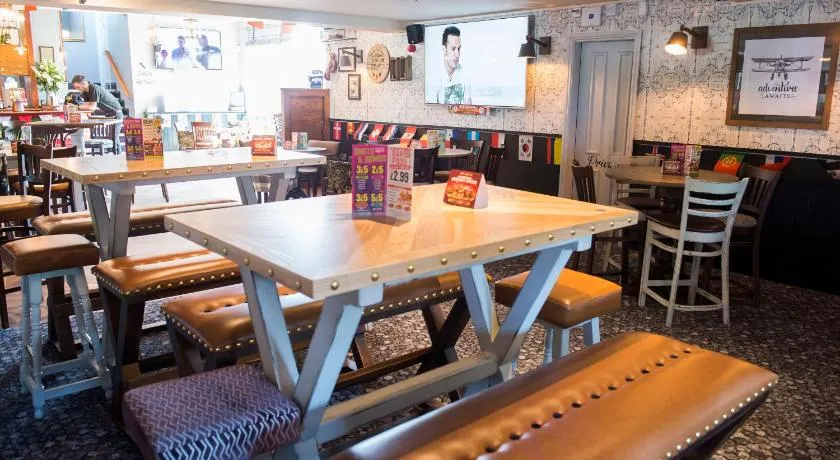 Wellow Hotel - Image 1
