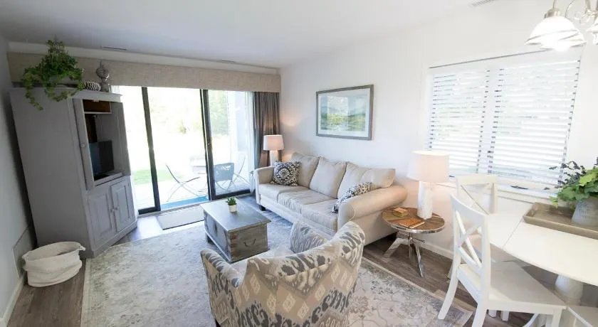 ♛ Fantastisk splinterny ♚ Chic Beach Front ☀ Condo - Image 1