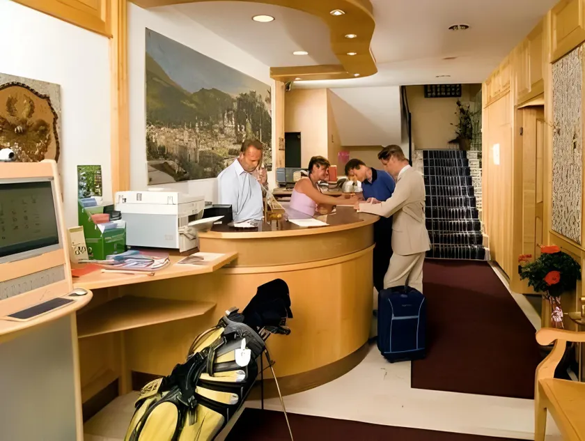 Hotel Drei Kreuz - Self Check In - Image 1