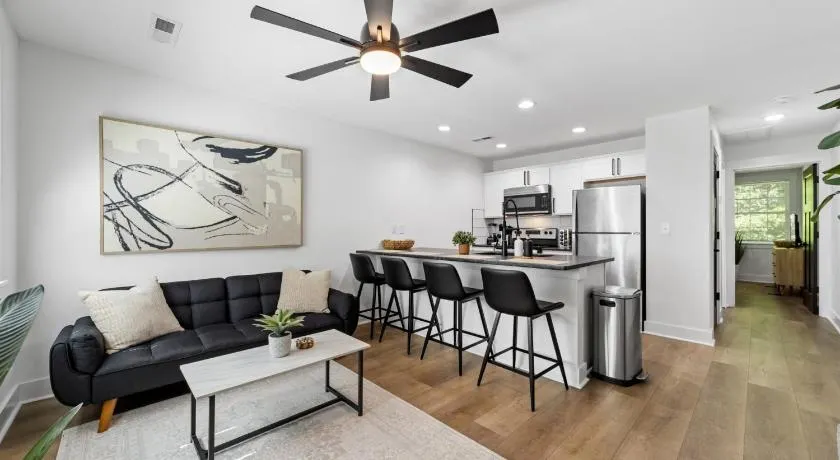 Modern 1BD Condo - Downtown Walkable to F&M Bank Arena - Image 1