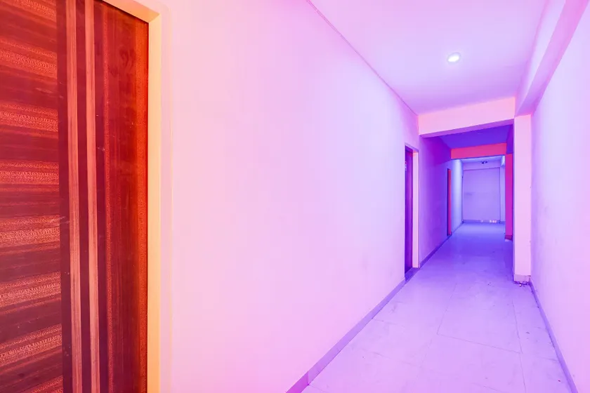 Hotel O Radhe Hotel - Image 1