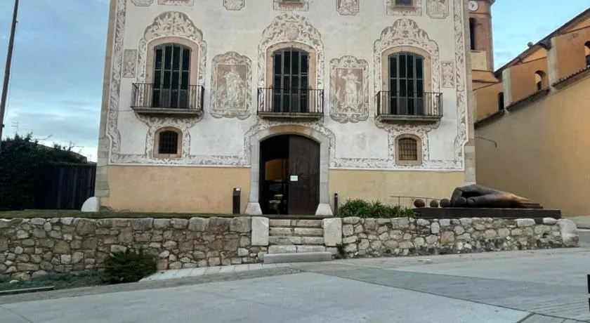 Casa en el centro del pueblo - Image 1