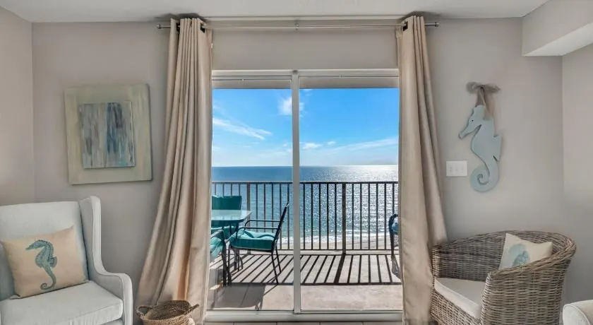Fourwinds 803-Beachfront condo l Hall Bunks l less crowded beaches Views - Image 1