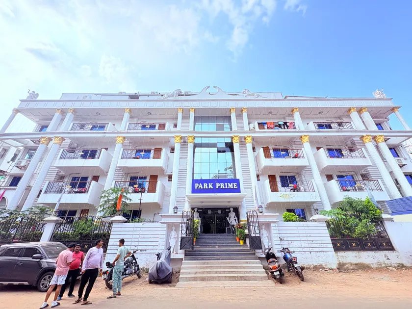 Paa ar K Prime Near Sea Beach - Image 1