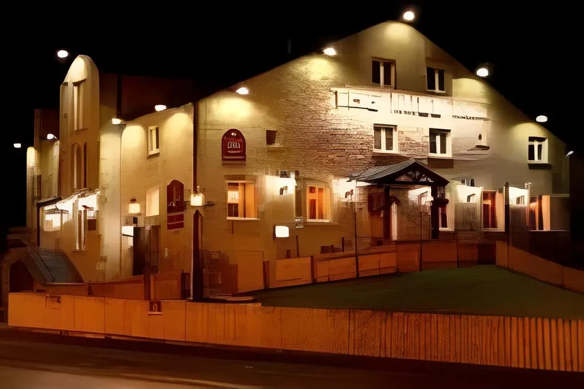 Pyes Mill Hotel Lancaster - Image 1