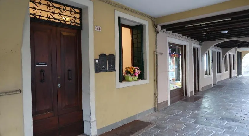NIDO TRA LE MURA - Image 1