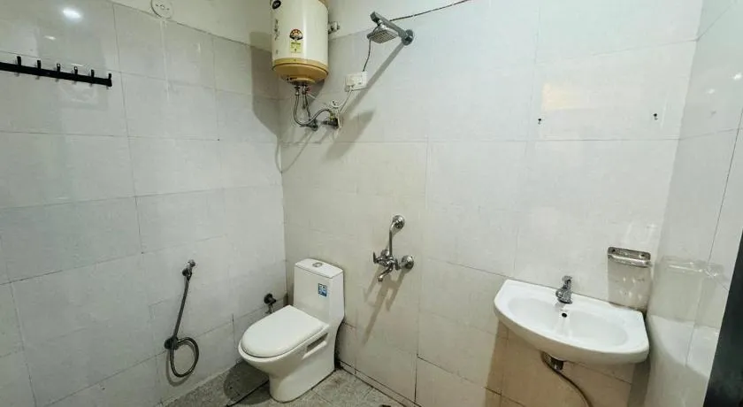 star key inn hotel - Image 1