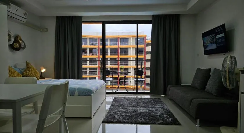 Cosy studio near the best beach on Phuket - Image 1