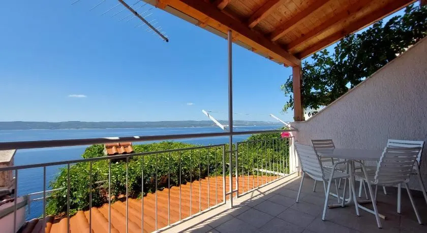 Amazing view over the beach - Image 1