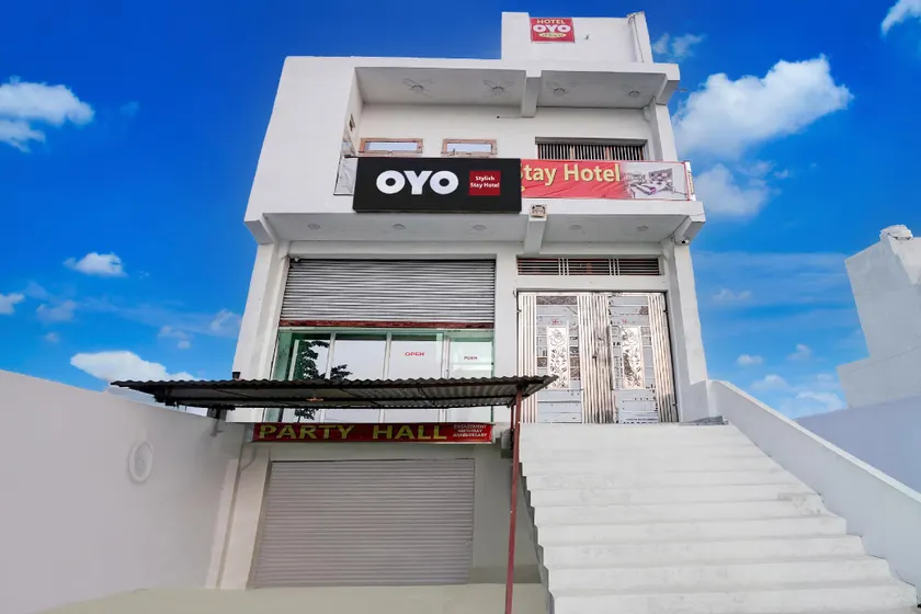 Hotel O Stylish Stay Hotel - Image 1