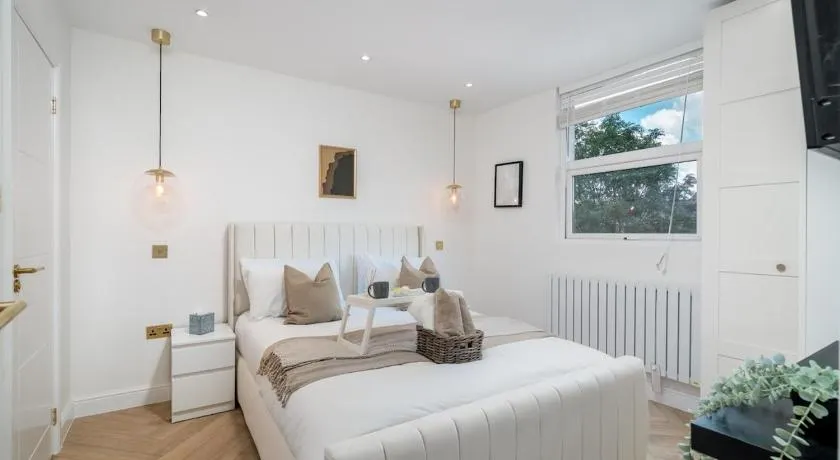 Premium Luxe 1 Bedroom Apartment Camden - Image 1