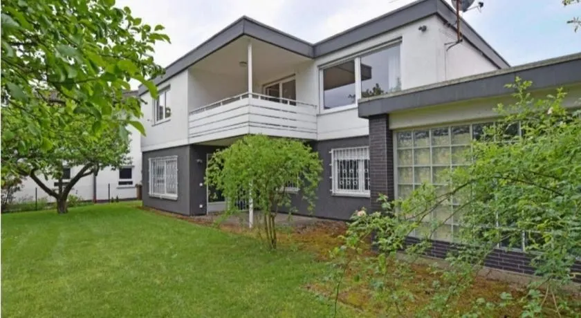 Bookiing Bungalow Kassel - Image 1