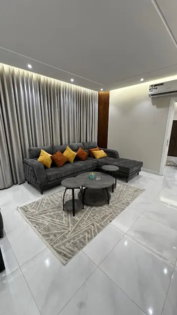 غرفة نوم وصالة مودرن بدخول ذاتي - Image 1