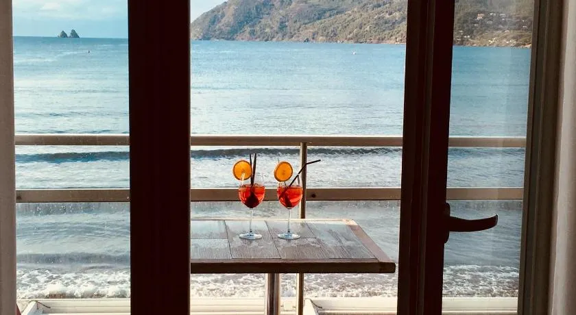 Le Cannier Hotel - Image 1