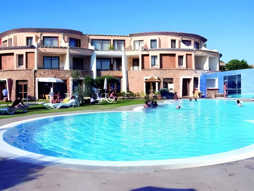 Hotel Resort & Spa Baia Caddinas - Image 1