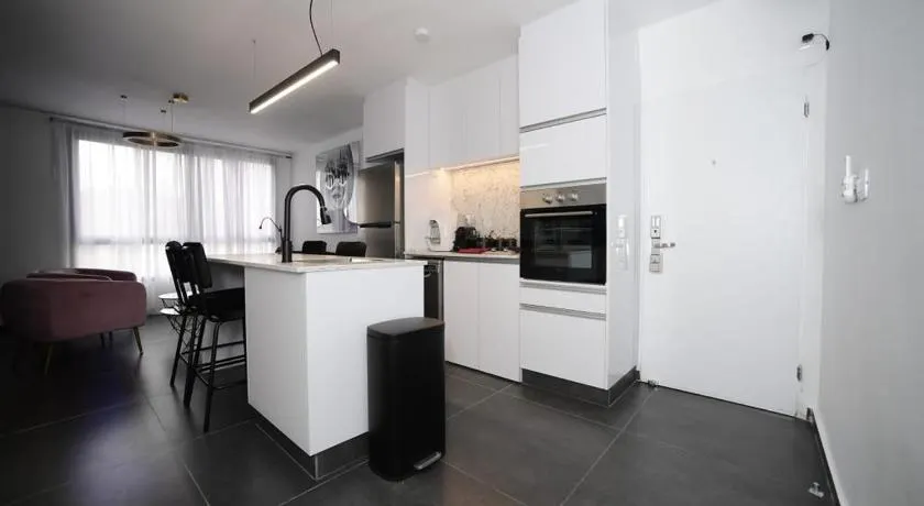 Z-32 Luxury Boutique Apartment - Image 1