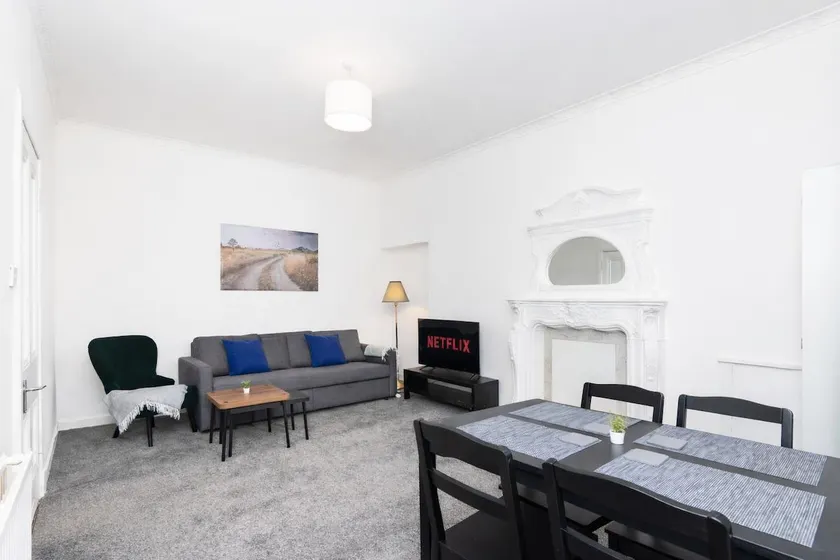 Spacious Apartment, Perfect for Family's, Sleeps 4 - Image 1