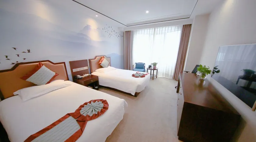 Zhongtie Xinyuan Hotel - Image 1
