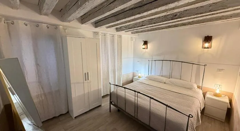 Luxury apartment in Venice - Image 1