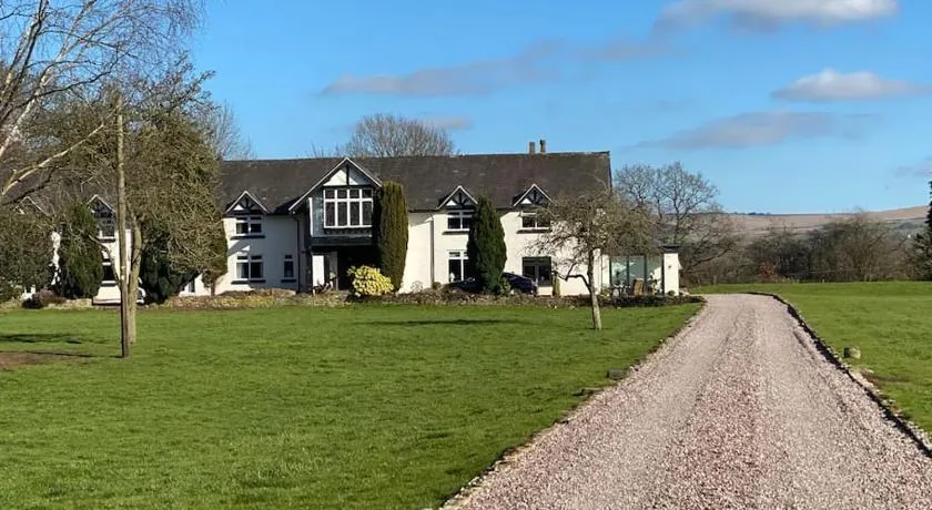 South Cottage - Garden, Views, Parking, Dogs, Cheshire, Walks, Family - Image 1