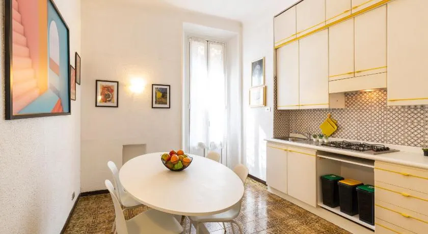 Titty House - Crocetta - Image 1