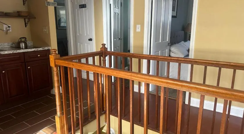 Unit-A Gorgeous private suite near metro train station and Washington DC - Image 1