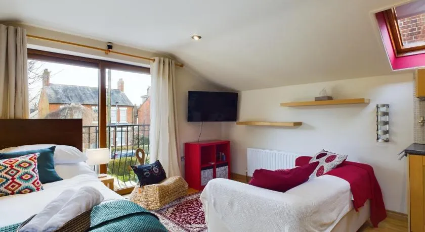 Gatelodge Studio, Ballyhackamore - Image 1