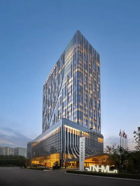 Grand Skylight International Hotel Jinan - Image 1