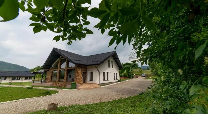 Pensiunea ARC Bucovina - Image 1