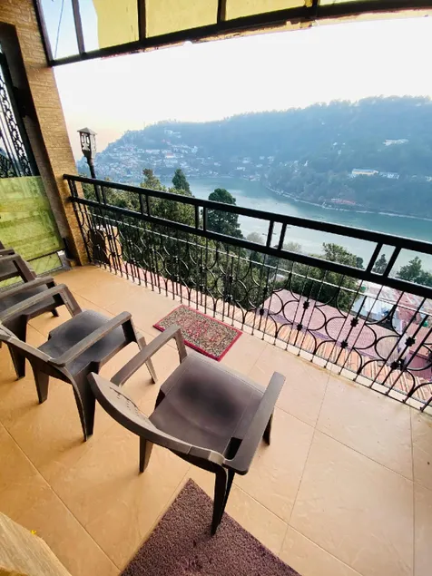 Wooden chalet - Image 1