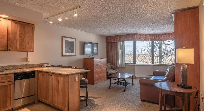 Grand Lodge 1 Bedroom Condo, Close to Everything - Image 1