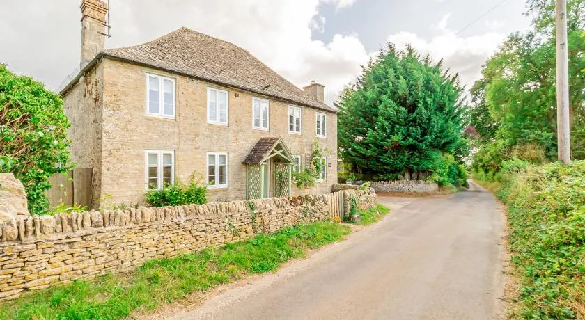 Farmhouse Retreat, 4 Bed, Pet Friendly - Image 1