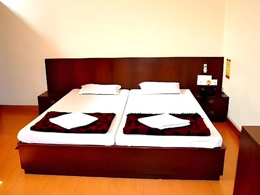 Hotel Kusum - Image 1