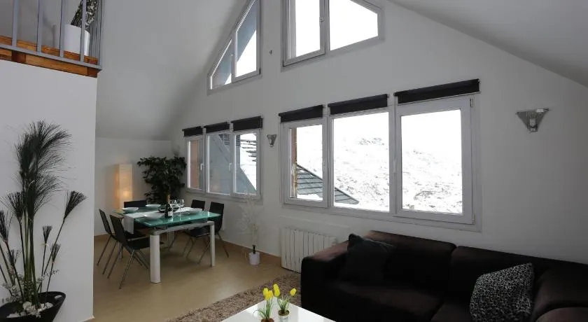 Miramar Ski a pie de pista - ÁTICO DUPLEX , 4 habitaciones - Image 1