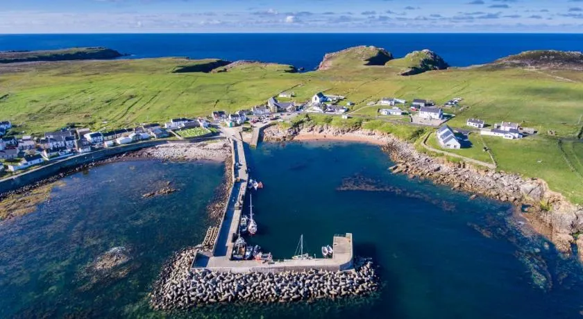 Ostán Oileán Thoraí Tory Island Hotel - Image 1