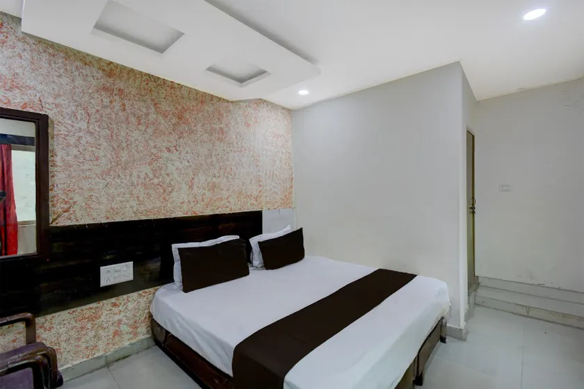 Hotel O Zee Residency - Image 1