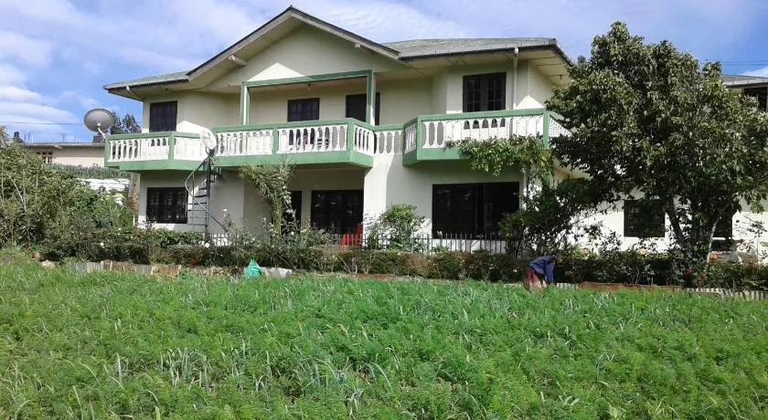 Avon Field Holiday Bungalow - Image 1