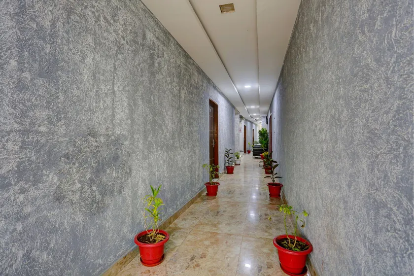 Hotel O Star Blue - Image 1