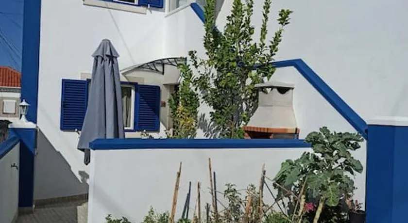 Lomba House, Almoçageme - Image 1