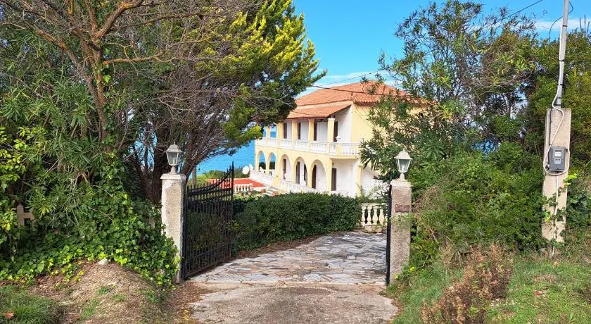 Aurora Beach House - Image 1