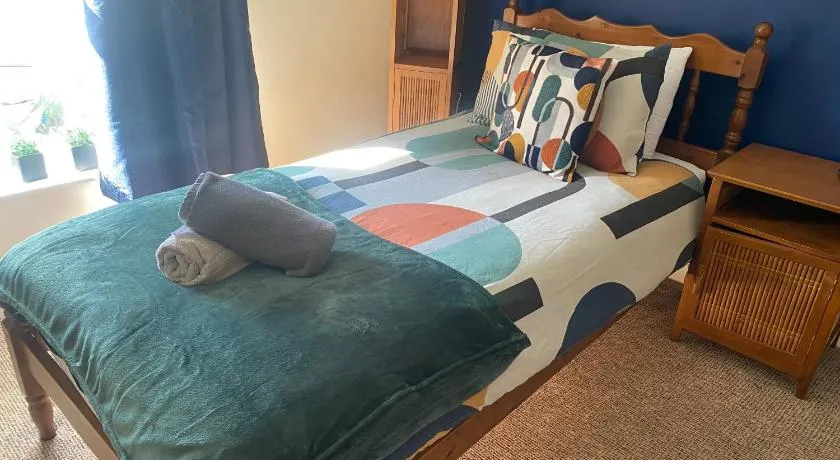 Hasland Hotel, En-suite Rooms, S41 - Image 1