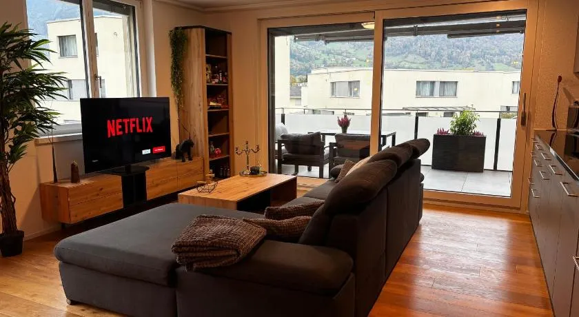 Mountain View Apartment - Image 1