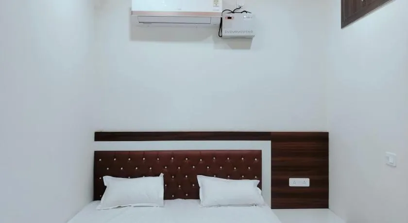 Goenka Home Stay Barsana - Image 1