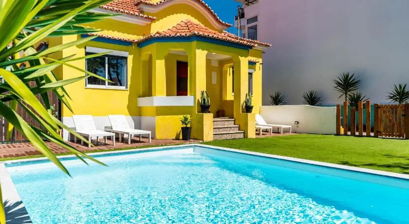 Kali Vice Surf Villa - Image 1